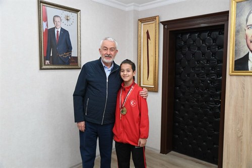 Başdeğirmen: Türk Bayrağımızın gönderden  inmeyeceği ve daim olacağına inanıyorum