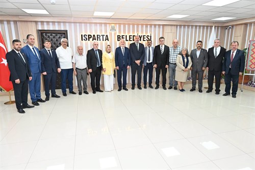 Şükrü Başkanımızı Türkiye’ye örnek gösteriyoruz