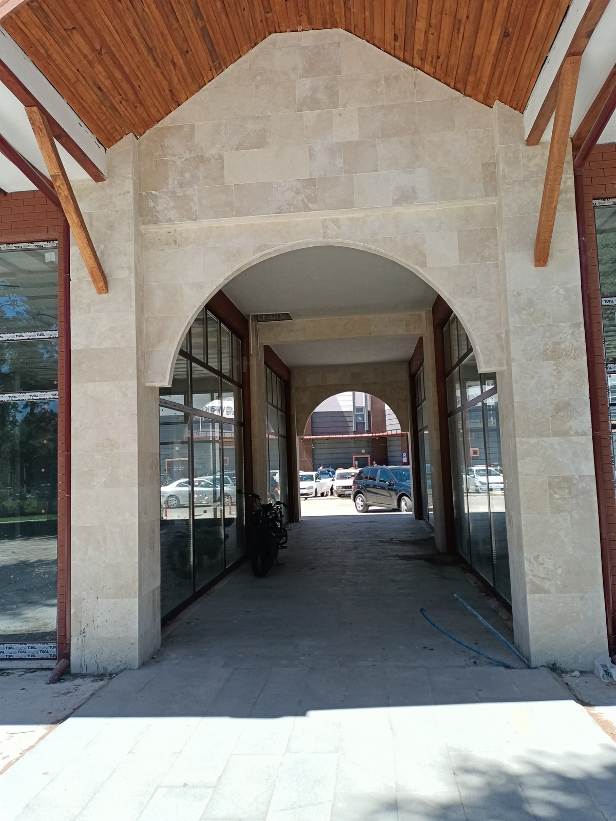 4 VE 5 NOLU İŞYERLERİ ARASI GEÇİŞ KORİDORU